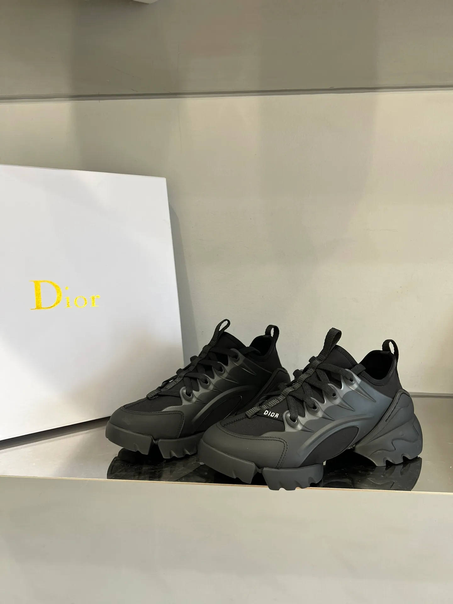 👟👟Ex-factory price 460👟👟 Dior dad shoes 🤓Super flattering footwear! High-density original jacquard ➕T👟👟Ex-factory price U original outsole! Sisters with wide feet must not have any misunderstandings about him! Even chubby feet like mine look slender when wearing them! Size: 35～40 (40 is custom-made and non-returnable) All sizes and colors are available in stock